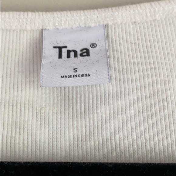 NWT small TNA white Newport TSHIRT - Picture 2 of 6